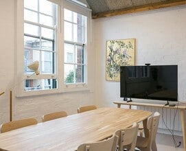 1-7A Durham Yard, London to rent Interior Photo- Image 1 of 2