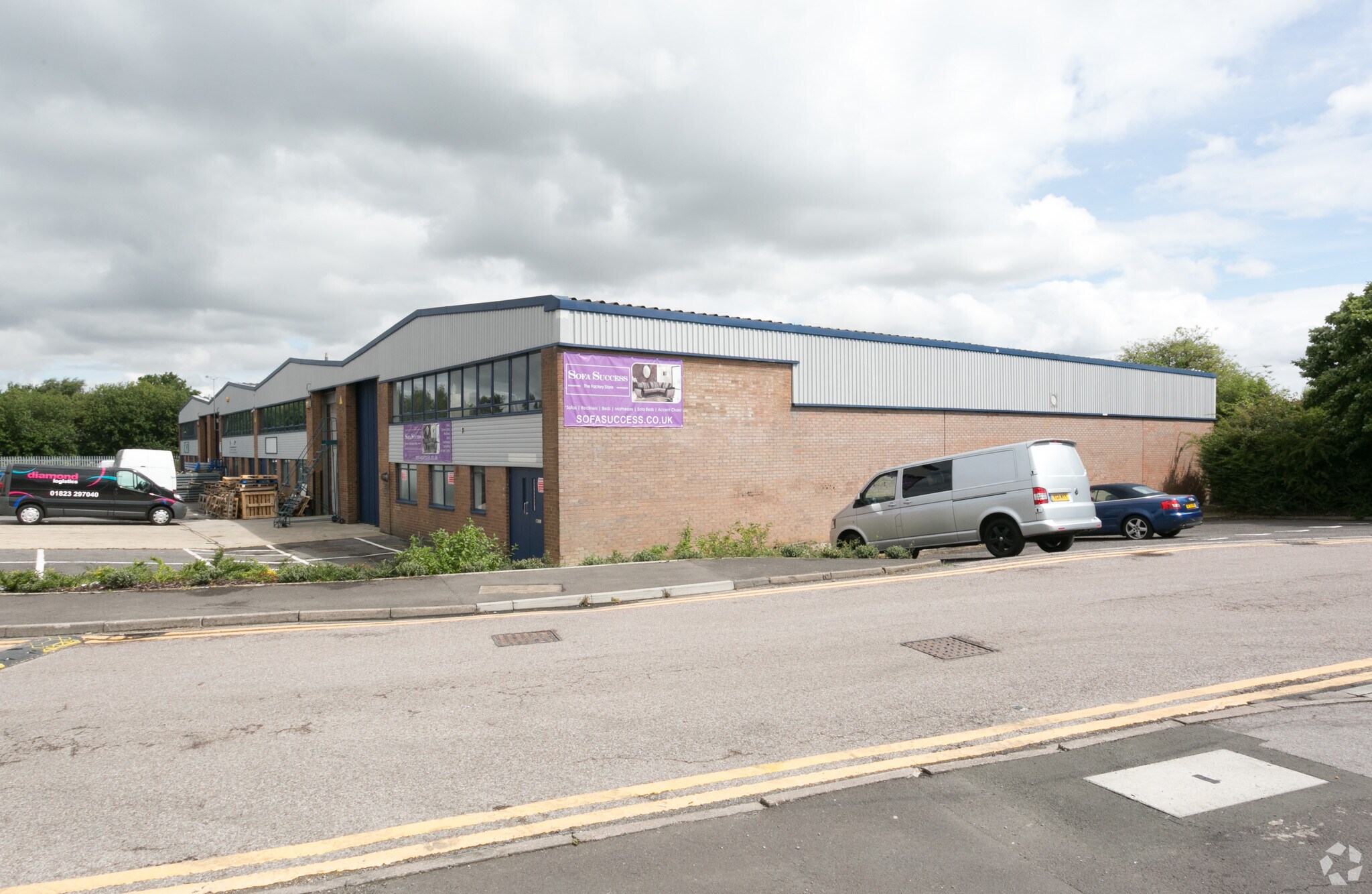 Unit 6 Stratton Rd, Swindon for sale Primary Photo- Image 1 of 1