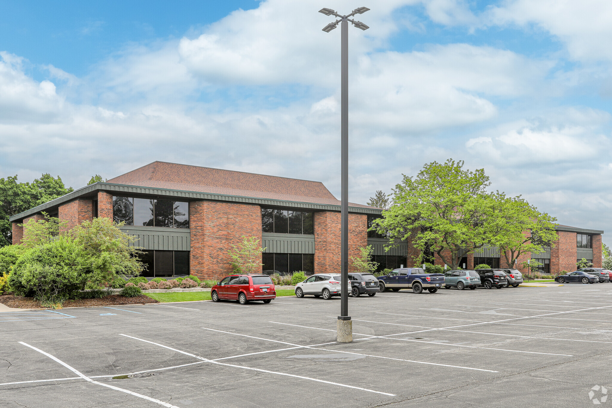 3040 Charlevoix Dr SE, Grand Rapids, MI for rent Building Photo- Image 1 of 8