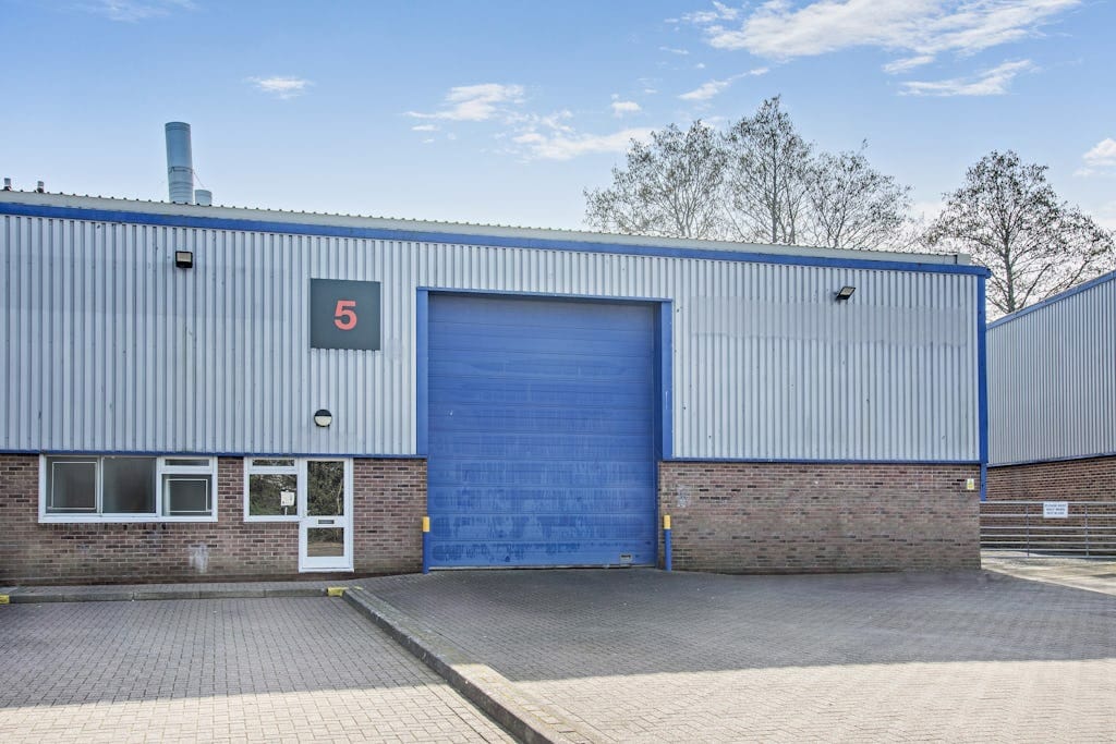 Durban Park, Bognor Regis to rent Building Photo- Image 1 of 8