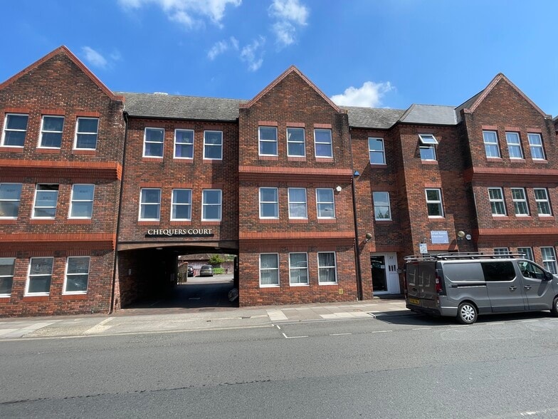 Brown St, Salisbury to rent - Building Photo - Image 1 of 3