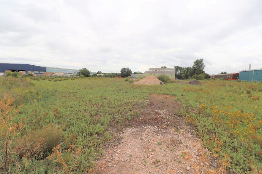 Showground Rd, Bridgwater to rent - Primary Photo - Image 1 of 3