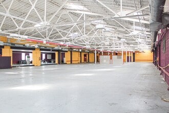 100 Keystone Dr, Carnegie, PA to rent Interior Photo- Image 1 of 3