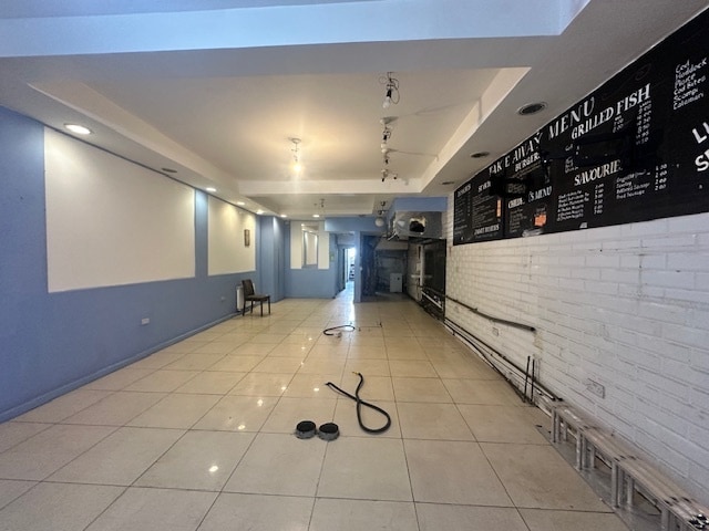 1183 Finchley Rd, London to rent Interior Photo- Image 1 of 4