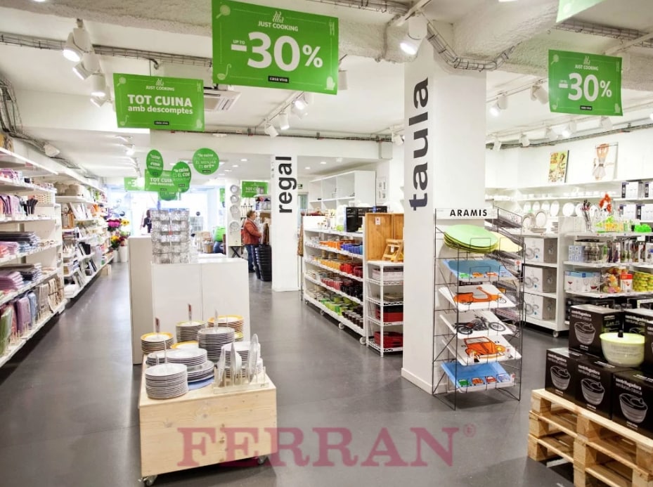 Retail in Barcelona, Barcelona to rent Interior Photo- Image 1 of 5