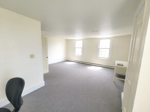 134 Main St, Beacon, NY for rent Interior Photo- Image 2 of 7