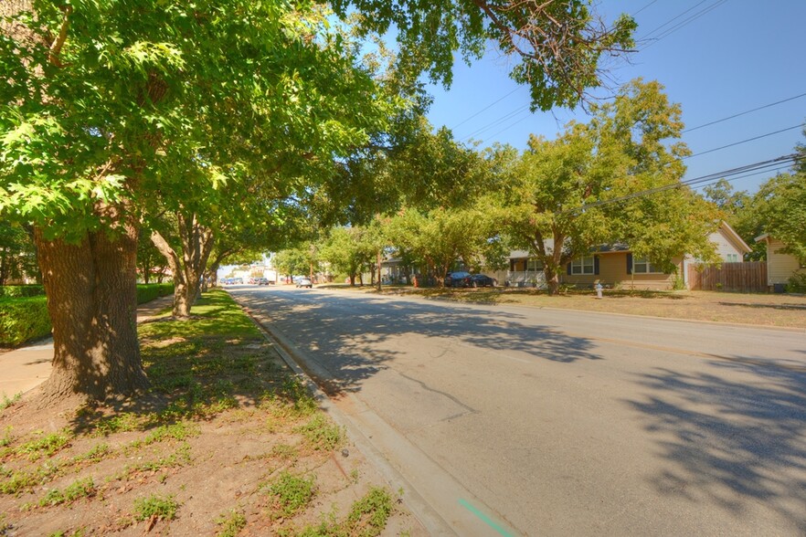 1221 S Austin Ave, Georgetown, TX for sale - Building Photo - Image 2 of 19