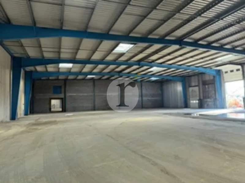 Location Local d'activités 12 427 m² - Photo 1
