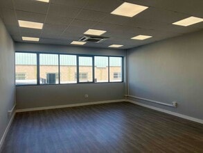 Office in San Sebastián de los Reyes, Madrid to rent Interior Photo- Image 2 of 2