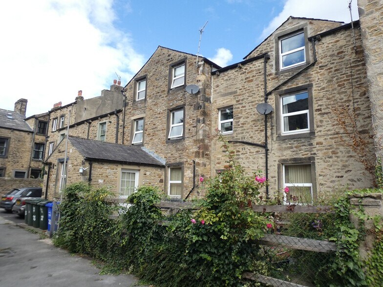 28-32 Otley St, Skipton for sale - Building Photo - Image 2 of 8