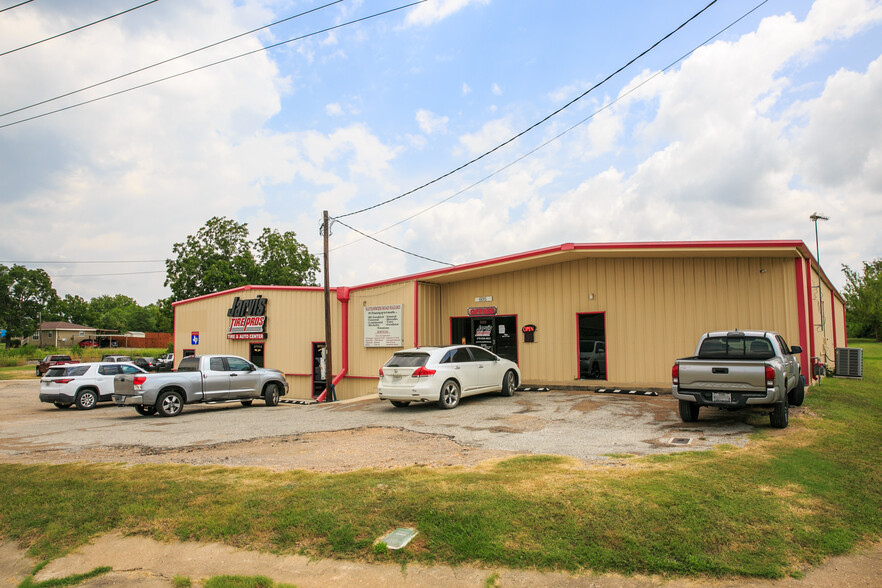 605 S Blue Bell Rd, Brenham, TX for sale - Building Photo - Image 3 of 14