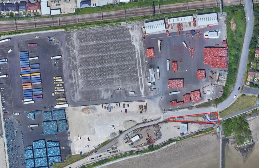 Wouldham Rd, Grays to rent - Building Photo - Image 2 of 7