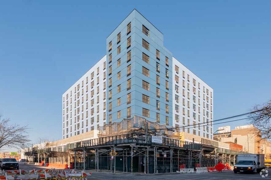 1039 Washington Ave, Bronx, NY to rent - Building Photo - Image 2 of 18