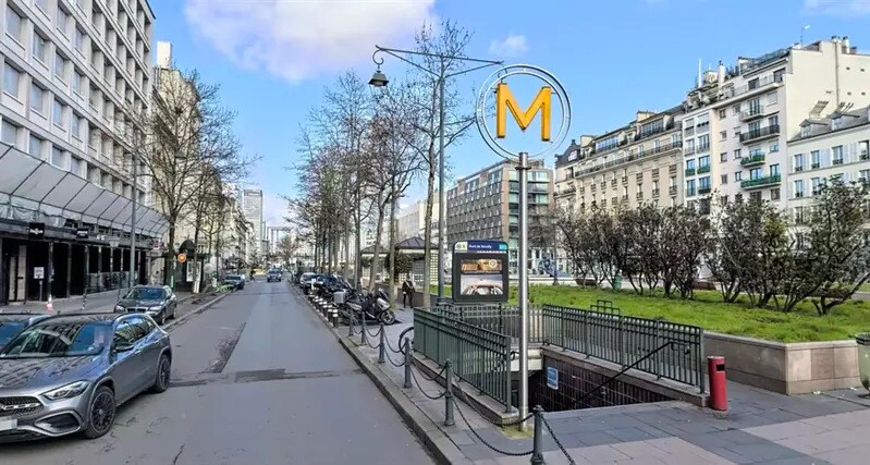 Office in Neuilly-sur-Seine to rent - Building Photo - Image 2 of 5