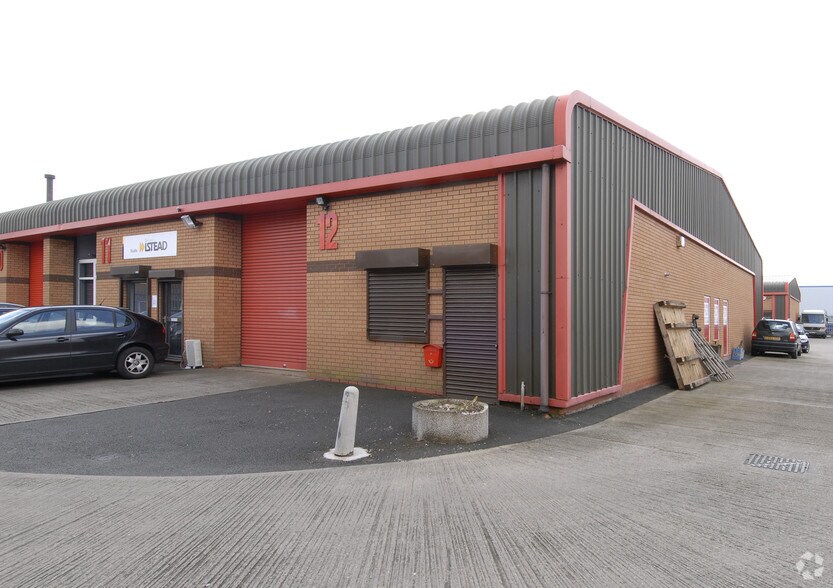 Golden Acres Ln, Coventry to rent - Building Photo - Image 2 of 7