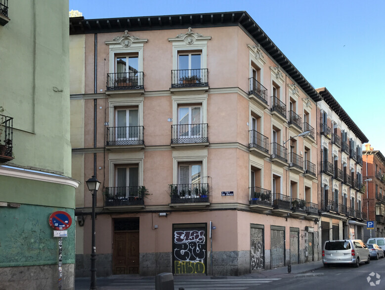 Residential in Madrid, MAD for sale - Primary Photo - Image 1 of 2