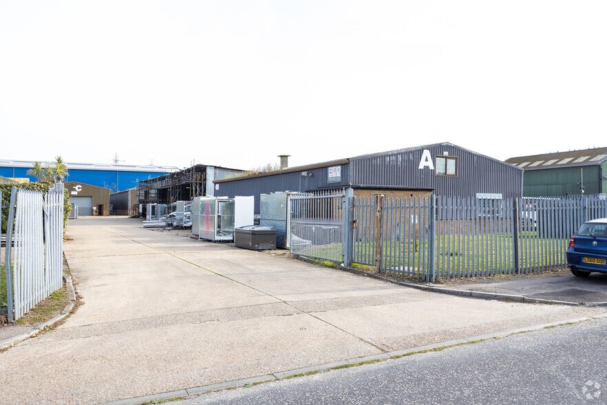 A-D Dorset Road portfolio of 4 properties for sale on LoopNet.co.uk - Primary Photo - Image 3 of 3