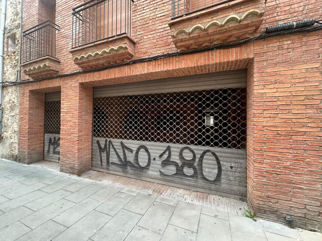 Malgrat de Mar, BAR 08380 - Unit Puerta 01 - - Interior Photo - Image 2 of 10