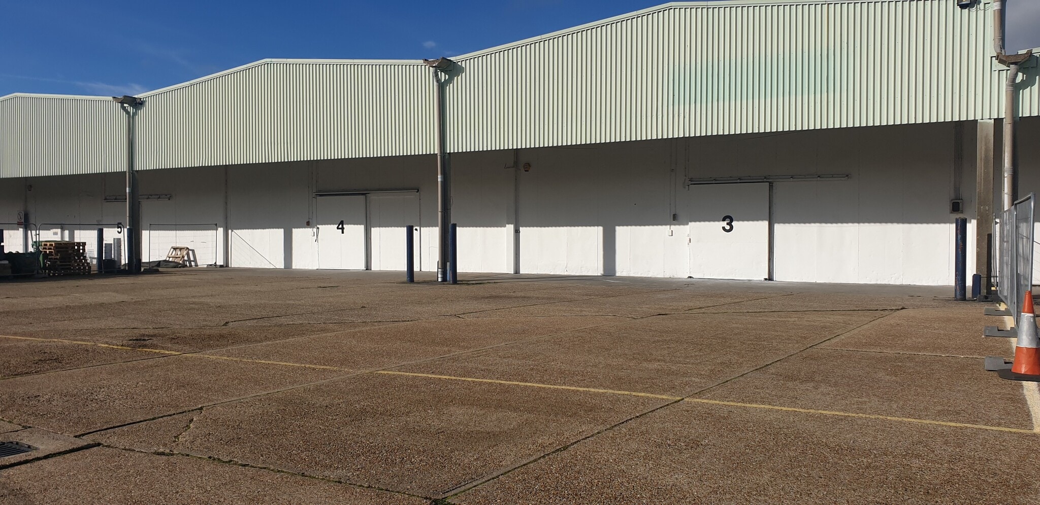 Units 3 & 4, Lowes Transfesa Rd, Paddock Wood to rent Building Photo- Image 1 of 2