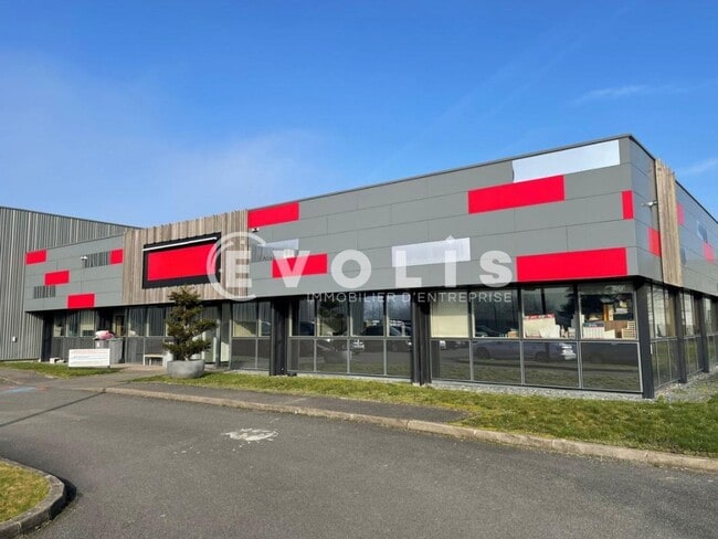Location Local d'activités 1 800 m²