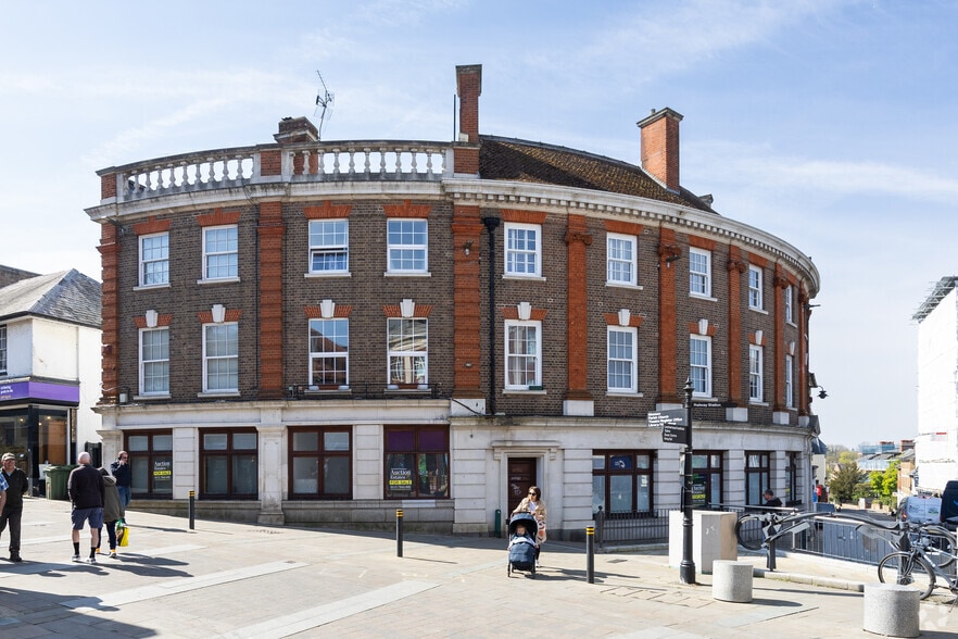 1 Bridge St, Leatherhead to rent - Building Photo - Image 2 of 2