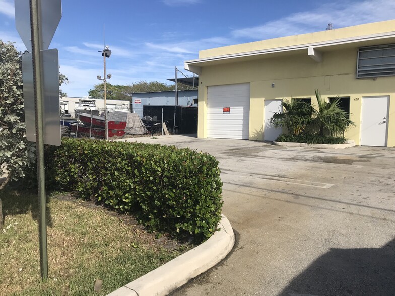 418-432 S Dixie Hwy E, Pompano Beach, FL for rent - Building Photo - Image 1 of 13