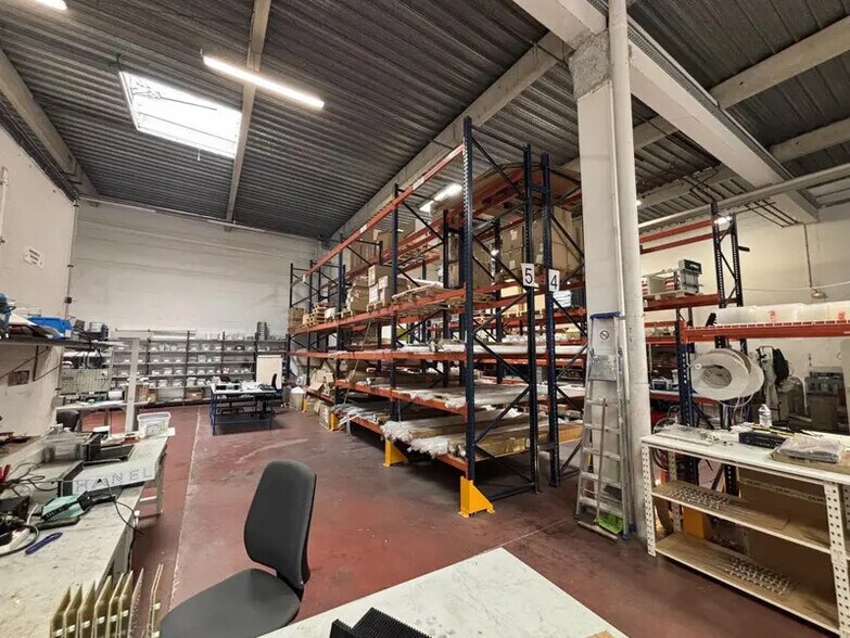 Industrial in Tremblay-en-France to rent - Building Photo - Image 2 of 17