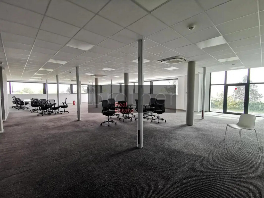 Location Bureaux 160 m² à 1 294 m² - Photo 1
