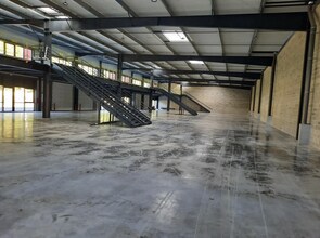 Industrial in Bondoufle for sale Interior Photo- Image 1 of 8