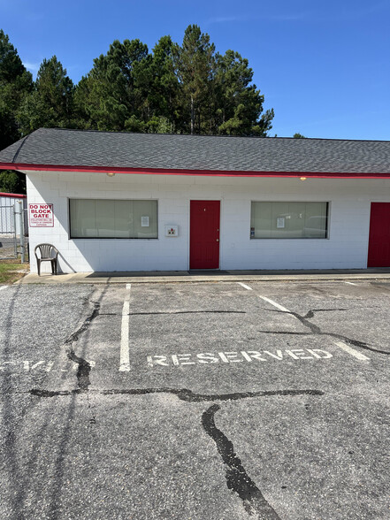 817 W Bobo Newsom Hwy, Hartsville, SC for rent - Primary Photo - Image 1 of 1