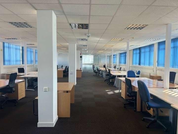 Port Causeway, Wirral to rent - Interior Photo - Image 3 of 5