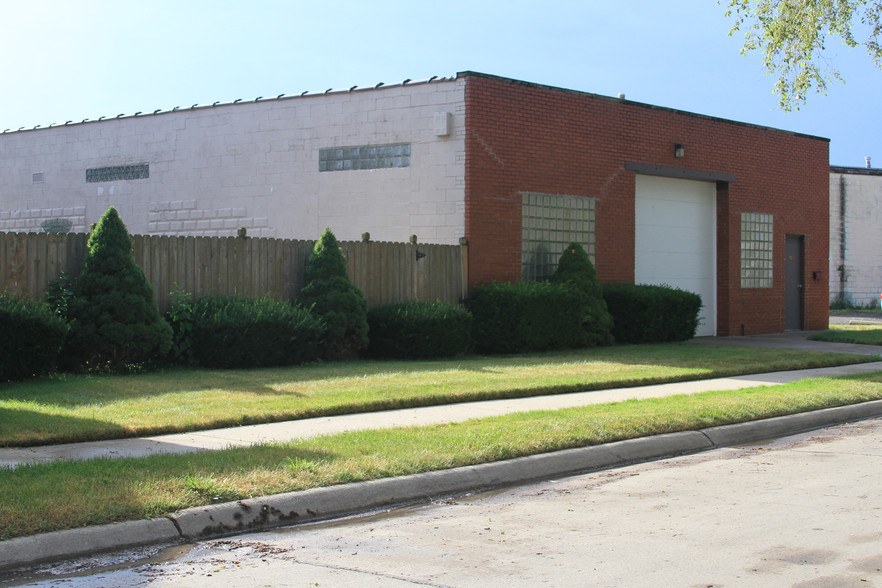 1110 Mckinley St, Wyandotte, MI for sale - Building Photo - Image 1 of 1