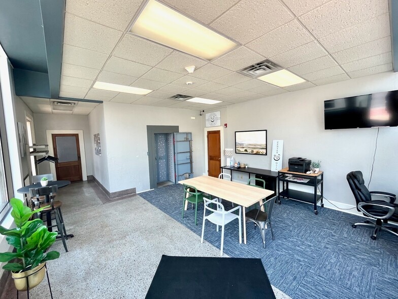 201 W Main St, Plainfield, IN to rent - Building Photo - Image 3 of 9