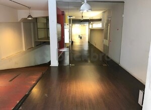 Retail in Barcelona, Barcelona to rent Interior Photo- Image 2 of 19