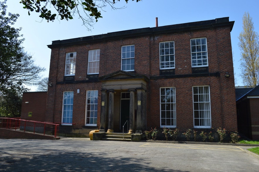 15 Margaret St, Wakefield to rent - Building Photo - Image 3 of 5