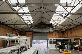 Units 4-7 Delta Trading Est, Bilston Rd, Wolverhampton to rent Interior Photo- Image 2 of 3