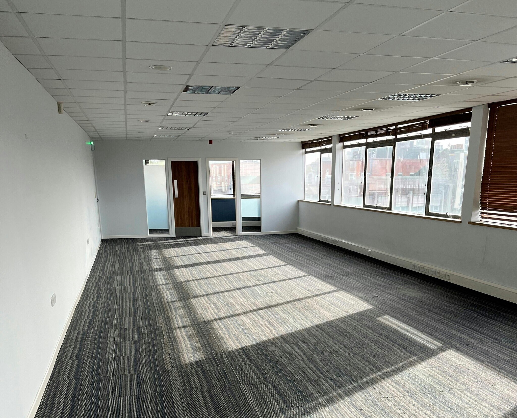 56-58 Putney High St, London to rent Building Photo- Image 1 of 6