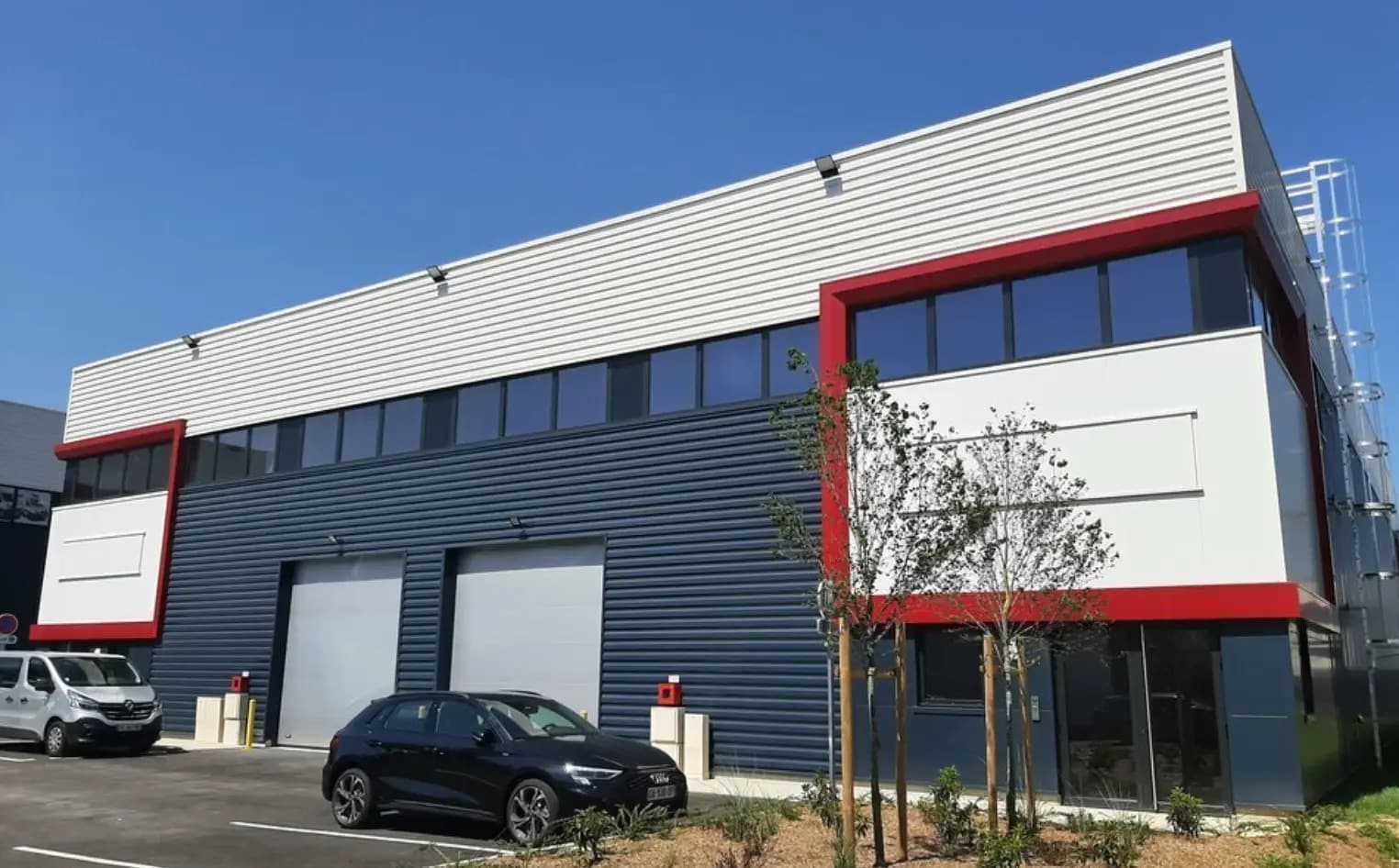 Light Industrial in Chanteloup-en-Brie to rent Building Photo- Image 1 of 3