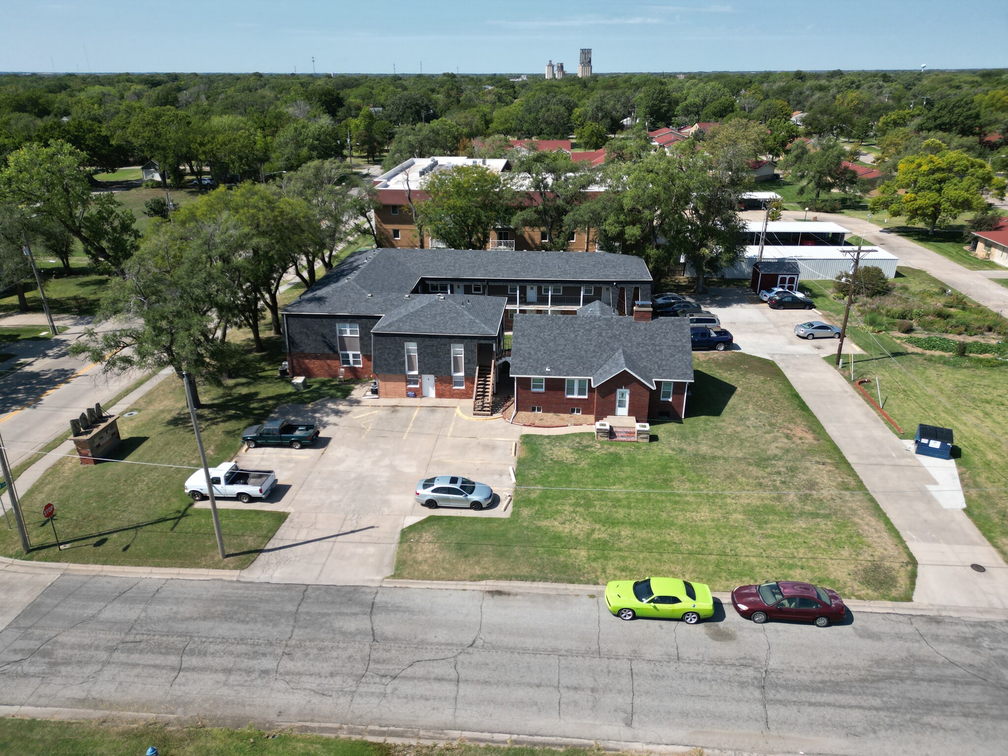 1220 E Broadway St, Newton, KS for sale Primary Photo- Image 1 of 1