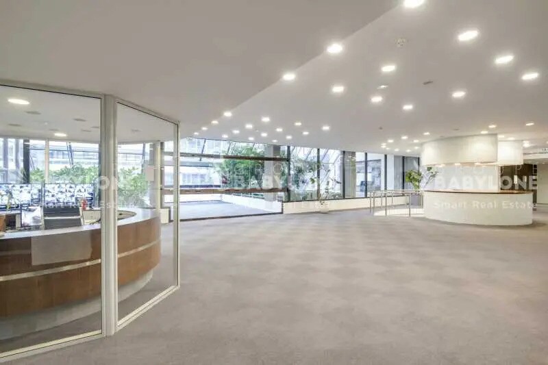 Office in Paris for sale - Building Photo - Image 1 of 10