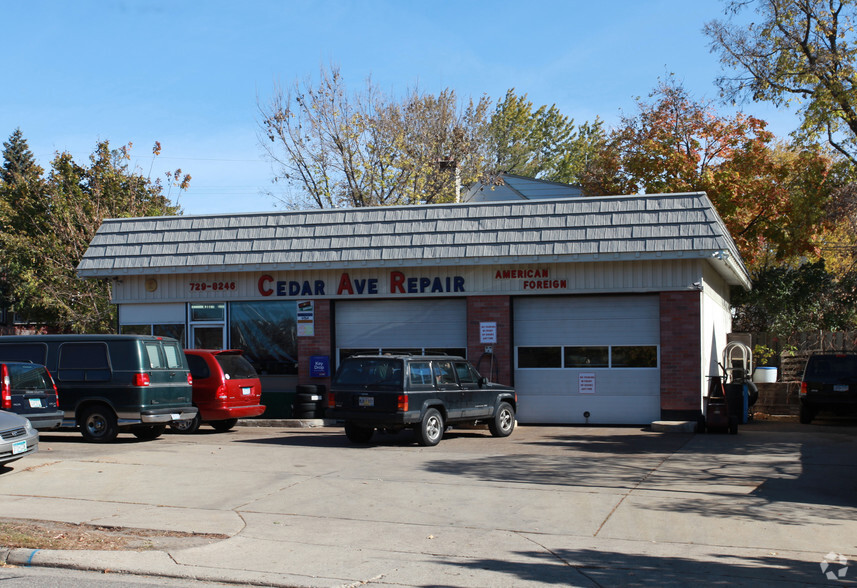 4301 Cedar Ave, Minneapolis, MN for rent - Building Photo - Image 3 of 5