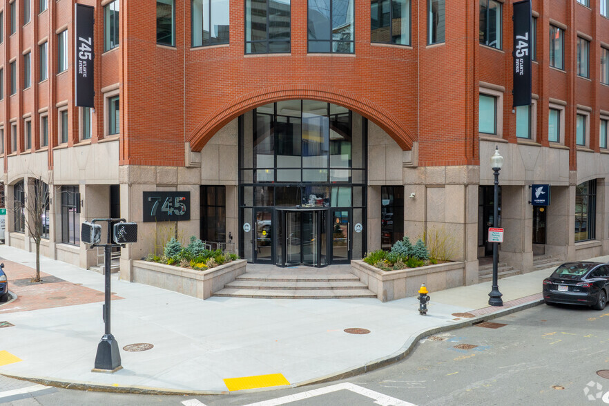 745 Atlantic Ave, Boston, MA for rent - Building Photo - Image 1 of 4