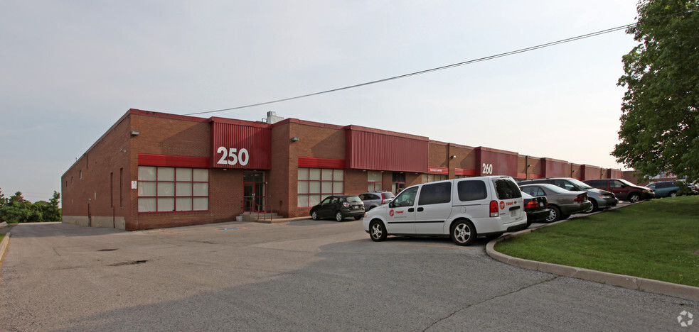 250-270 Steelcase Rd, Markham, ON for rent - Building Photo - Image 3 of 4