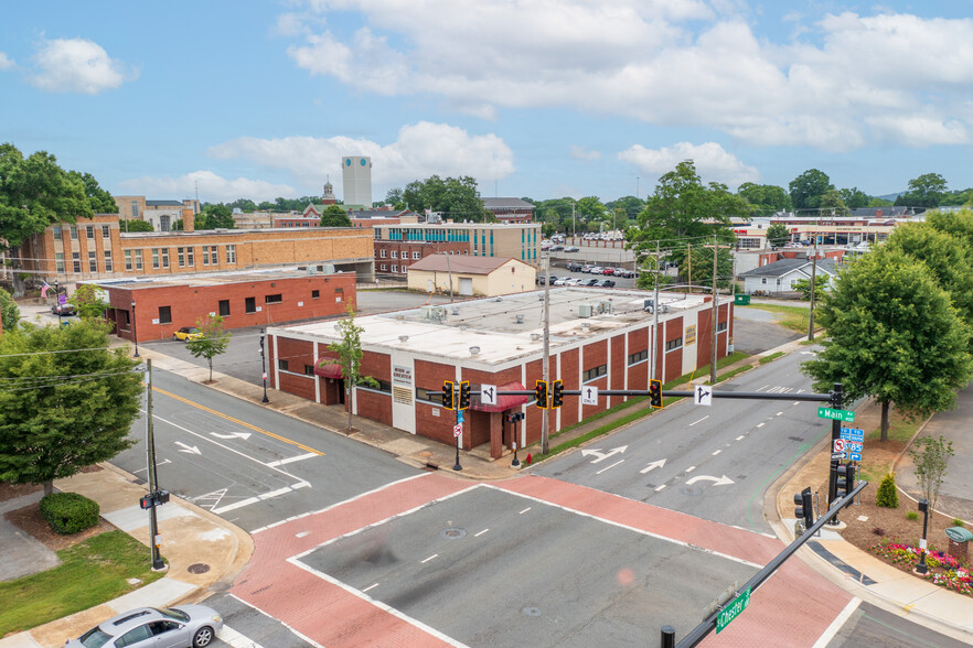 359 W Main Ave, Gastonia, NC for sale - Building Photo - Image 1 of 1