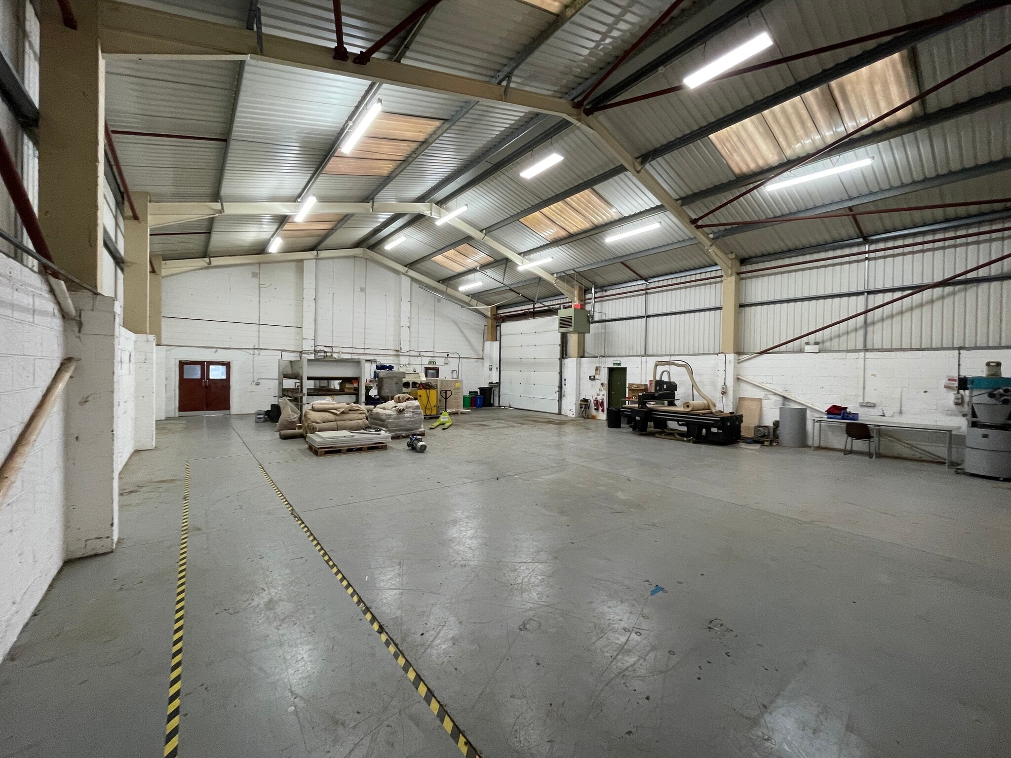 Hollom Down, Salisbury to rent Building Photo- Image 1 of 2