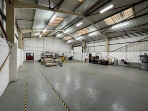 Hollom Down, Salisbury to rent Building Photo- Image 1 of 2
