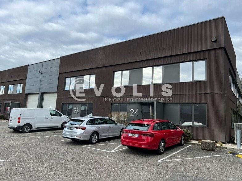 Light Industrial in Dardilly to rent - Building Photo - Image 1 of 6