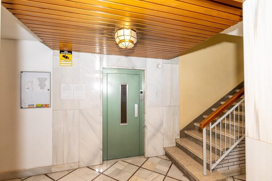 Calle San Antón, Granada, Granada to rent - Lobby - Image 2 of 14