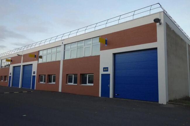 Location Bureaux 42 m² à 1 143 m²