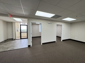 111 E Monument Ave, Kissimmee, FL for rent Building Photo- Image 2 of 12